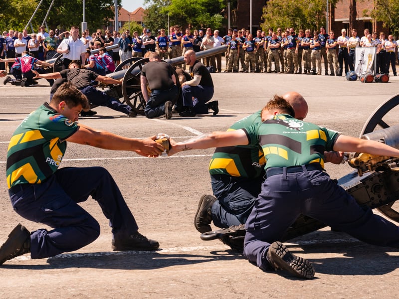 HMS Collingwood held it s annual open day featuring the Brickwoods fieldgun competition
HMNS Collingwood A Crew in the final