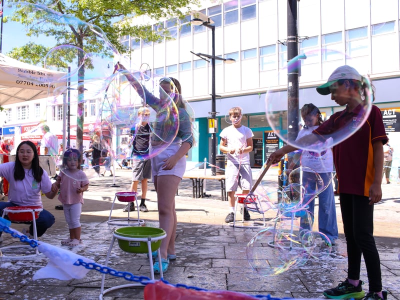 Making soap bubbles. Fareham’s Big Weekend, West Street, Fareham
Picture: Chris Moorhouse (040726-51)