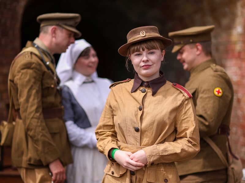 Re-enactor Isla Oakley. Big History Weekend at Fort Nelson, Portsdown Hill
Picture: Chris Moorhouse (040726-32)