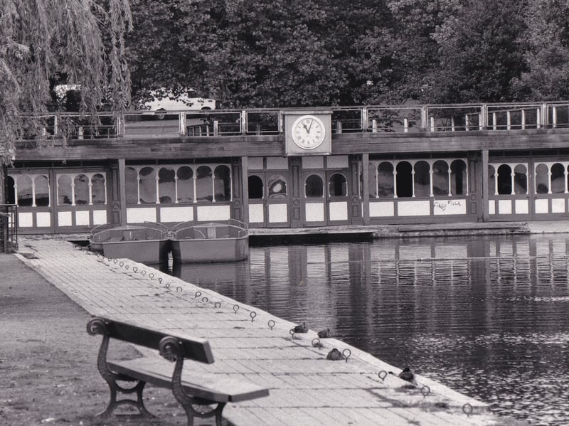 Work was well underway on the new Lakeside Cafe in September 1986.