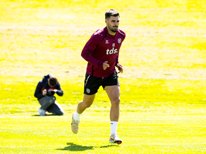 6/10 Playing in a deeper role than last season but didn't have the desired effect. Worked hard as always. Probably best used higher in the striker position.