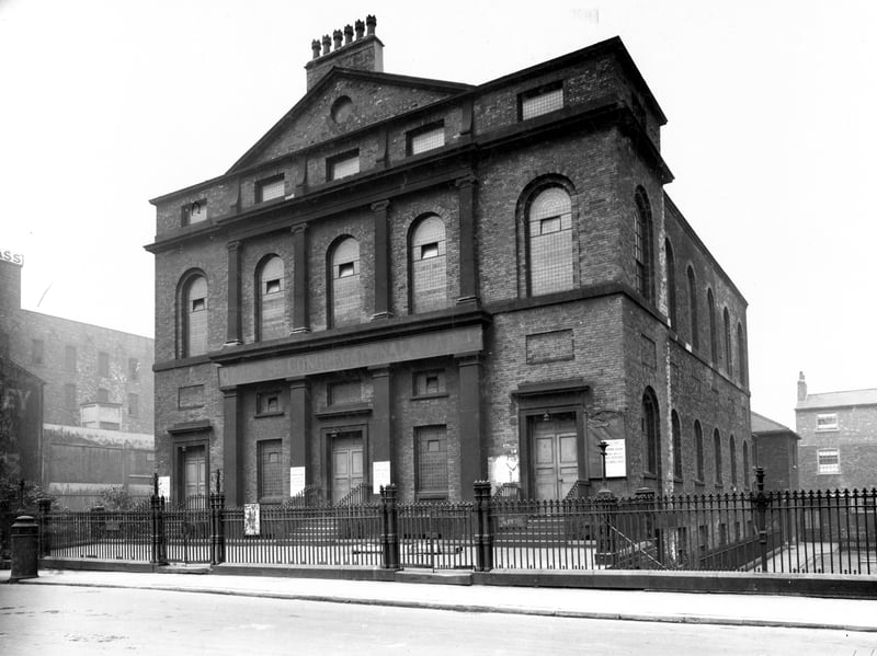 Queen Street Congregational Chapel pictured in August 1936. There was a school roomin the basement. Queen Street, which was named after Queen Charlotte, wife of George III is between St. Paul's Street and Wellington Street.