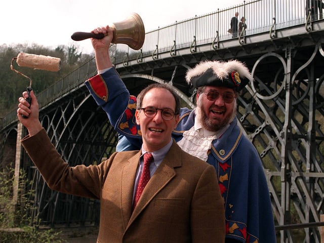 A famous Shropshire landmark takes centre stage as the Iron Bridge is handed over to the newly created Telford & Wrekin Council in April 1998. English Heritage representative Loyd Grossman and town crier Martin Wood mark the occasion. What memories do you have of this time of change?