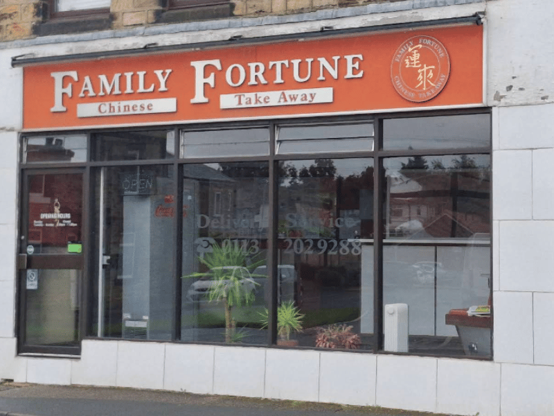 A brilliant, old-school Chinese takeaway tucked neatly away from the main drag that has earned a stellar reputation for consistency. Regular customers frequently leave glowing reviews praising the rich black bean sauces, massive portions, and traditional approach to takeaway favourites. 🍴 1 Club Row, Yeadon, Leeds LS19 7SZ