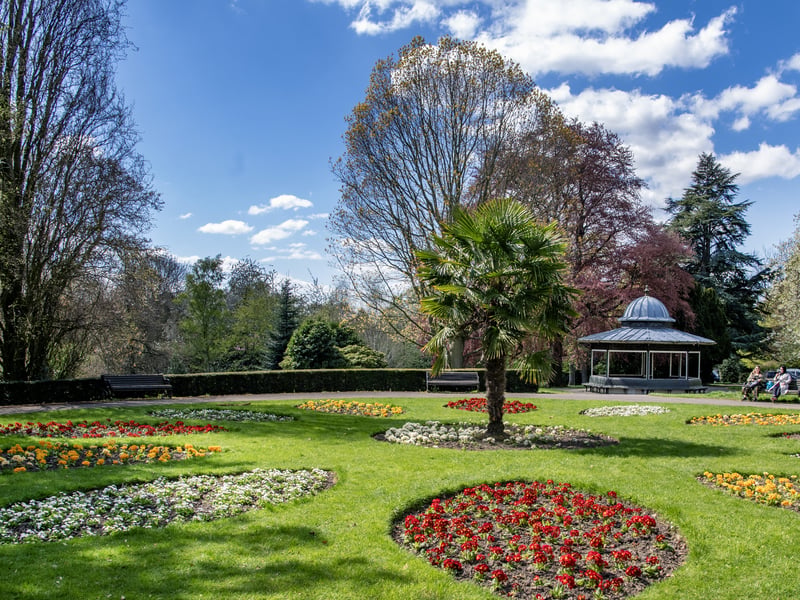 On average, properties in Roundhay go on sale for £460,089 and spend 12 weeks on the market