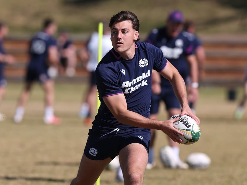 Stafford McDowall brought his trademark physicality to the backs but had little time to make a real impact (3). Tom Jordan came on as a winger and demonstrated some neat footwork to create space and dodge tackles (4). 