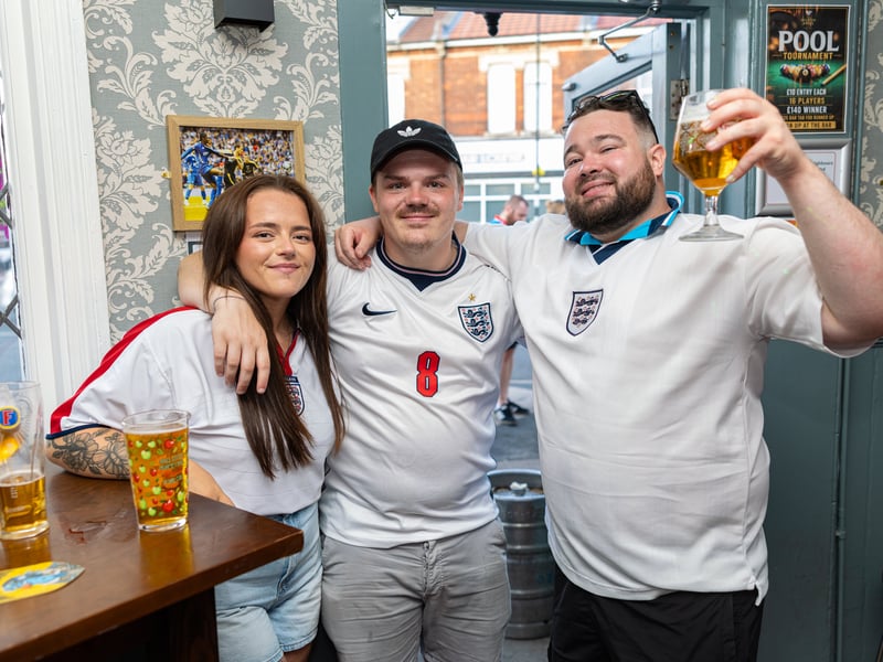 Fans in the Milton Arms Picture:Marcin Jedrysiak
