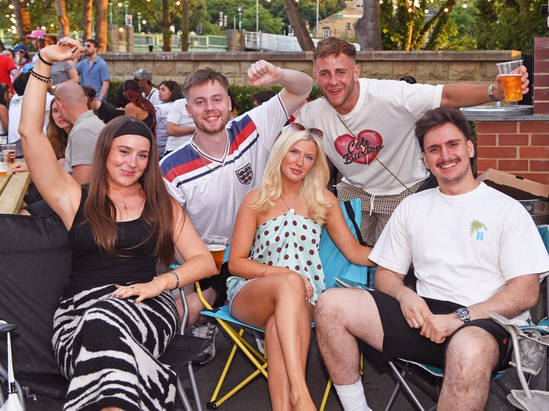 Fans at Kirkstall Bridge Inn 
