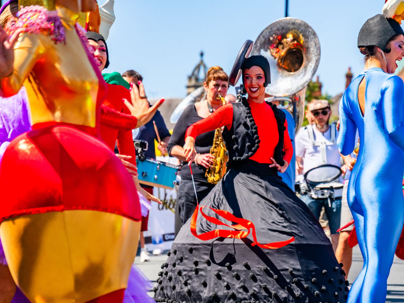 Performers from Scarlett Entertainment were joined by DanceWithAlice Cheer Team, Diamond Cheerleading and the Wakey Wheeled Cats Roller Derby Team, all using liquorice-themed costumes and props.