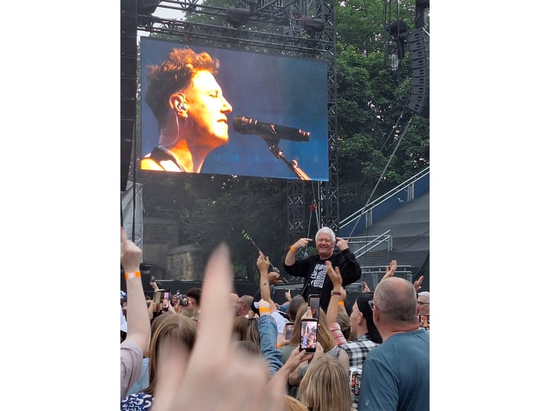 Moyra Davies shared this incredible image of a very happy crowd-surfer who was delighted to be a part of the fans who attended Friday night's concert. 