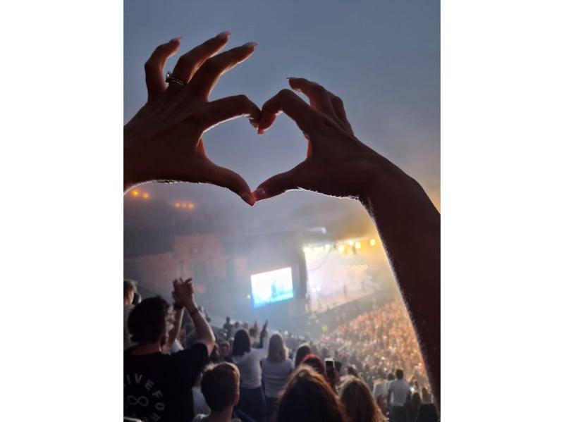 Many fans were feeling the love at Edinburgh Castle on Friday night. 
