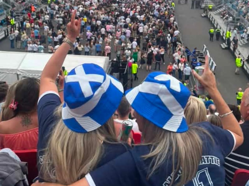 Scotland flag bucket hats and Callum Beattie t-shirts were the fashion for fans at the gig, including Alanna Louise and her mum.