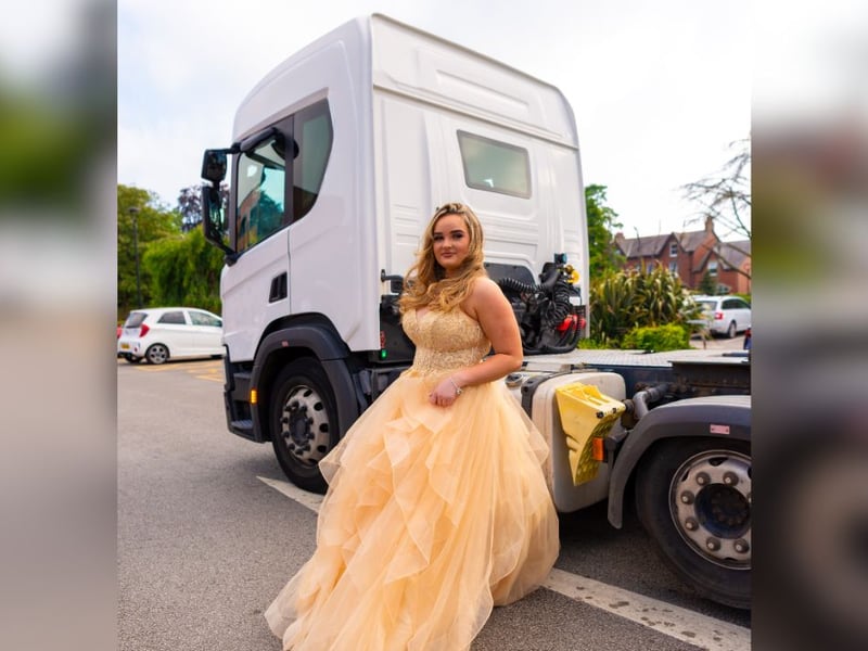 Proof that there’s more than one way to arrive at Prom!