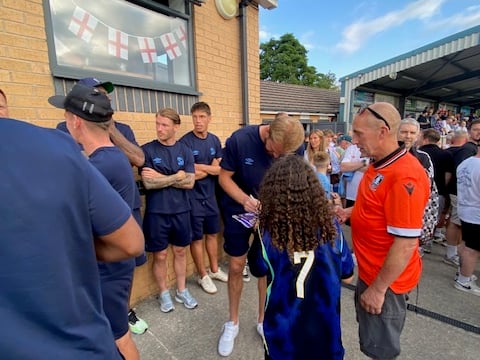 New signing Joe Lumley signing autographs.