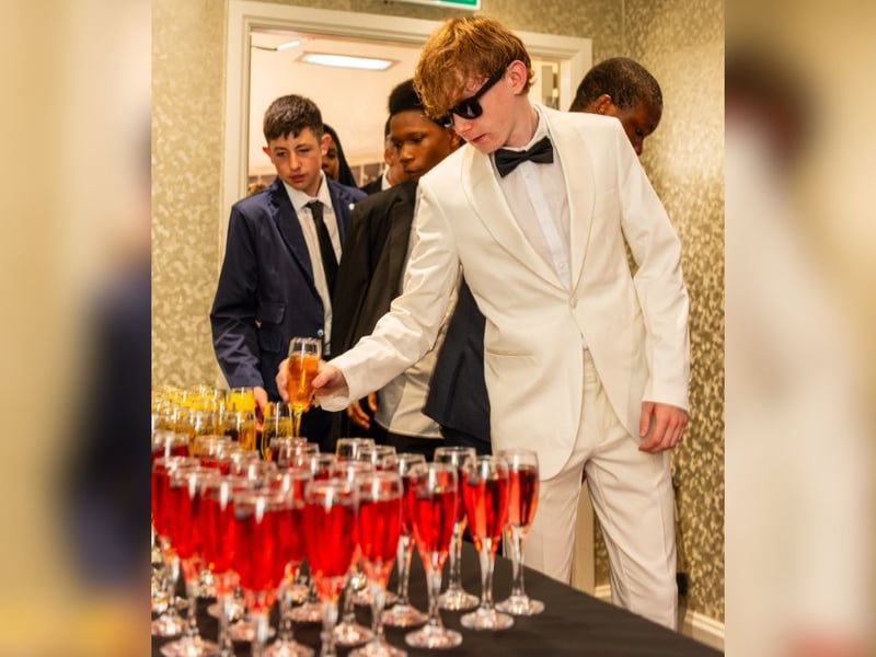 First stop: welcome drinks. Next stop: the dance floor!