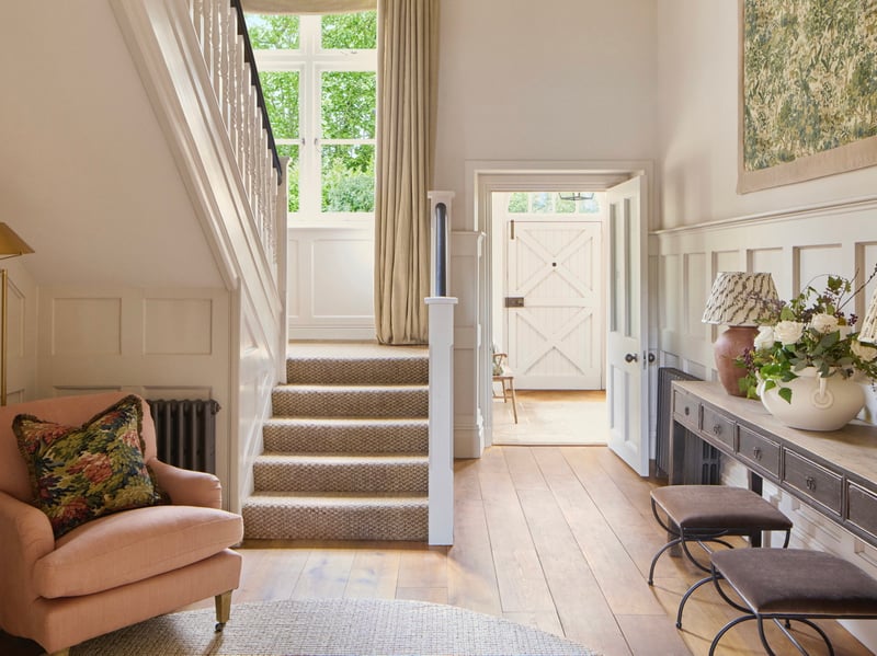 The spacious and light-filled hallway.