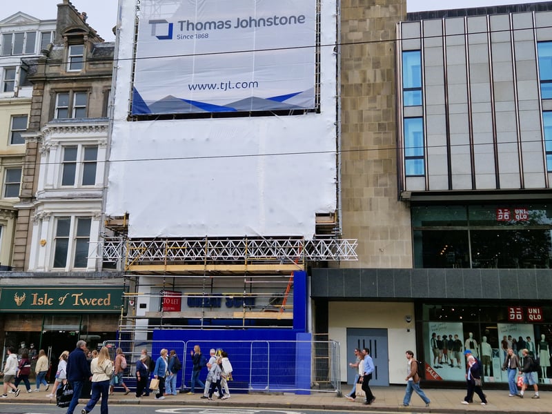 Planning permission has been granted for a new 61-bedroom hotel on the upper floors of several linked buildings in Princes Street, Hanover Street and Rose Street. The development includes 70 Princes Street, which has the former Great Scot gift shop on the ground floor. Shops and a cafe/restaurant will be retained at basement, ground floor and mezzanine level. A large tearoom, which will also be open to the public, is also planned as part of the hotel.