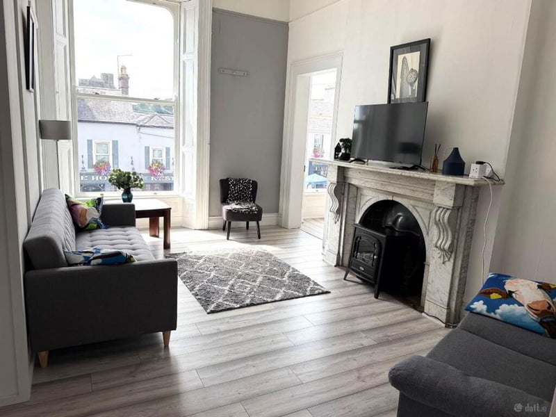 Lilly O`briens Public House & Apartments, Castle Street, Roscrea, Co. Tipperary, E53H586