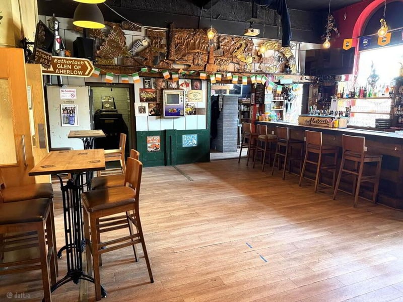 Lilly O`briens Public House & Apartments, Castle Street, Roscrea, Co. Tipperary, E53H586