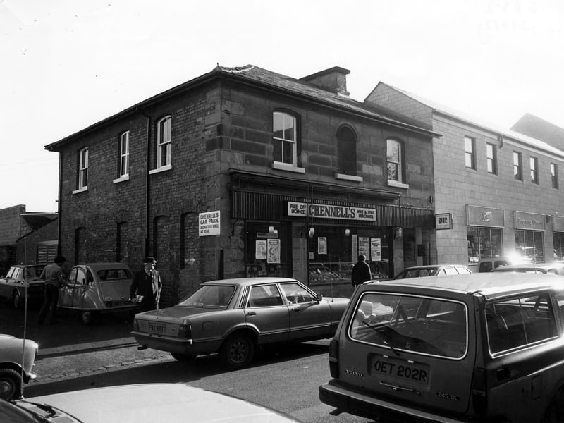 Chennell's off licence at No.30 North Street. Boots the Chemist is on the right. Pictured in November 1979.