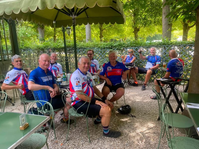 Cyclists enjoy a break at Versailles