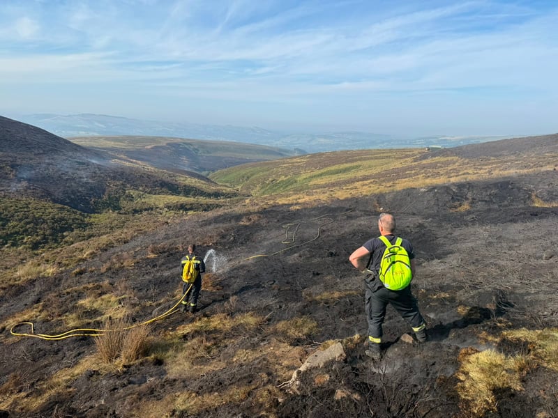 The major incident at Tintwistle Moor remains ongoing as crews continue to tackle the wildfire. Easterly winds are carrying smoke towards Manchester, but changing conditions could see smoke affect nearby communities in the coming days.