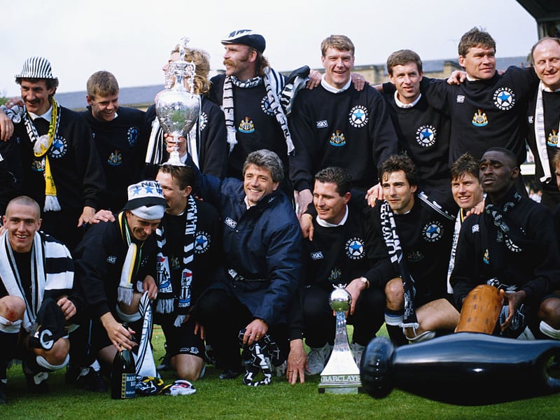 Kevin holds the Division One trophy after the match against Leicester City in 1993. (Photo by Stevie Morton/Allsport/Getty Images)