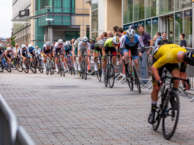 Cyclists take on the challenging hills of the Sheffield cycling grand prix.