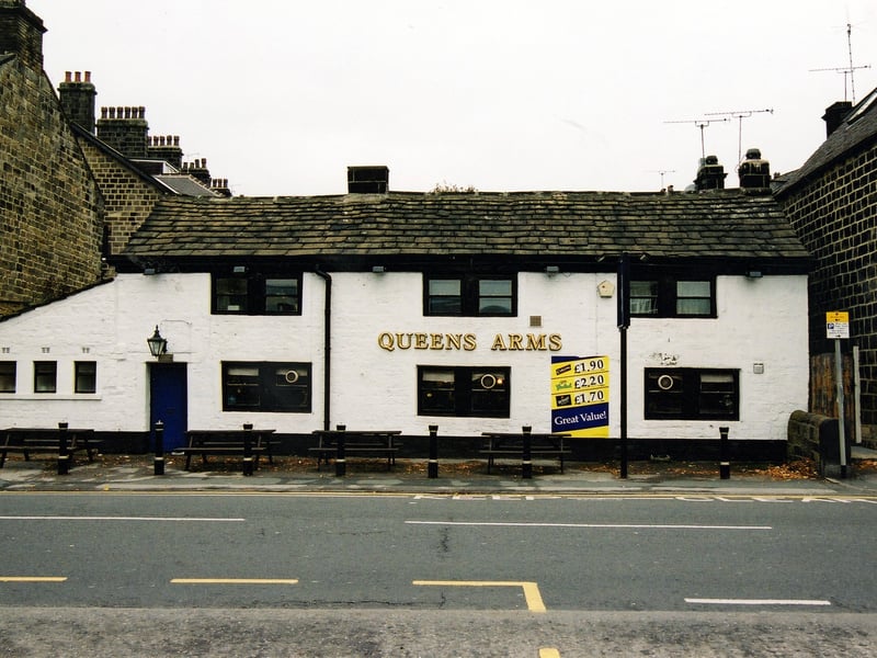 The Queen's Arms on Long Row dates back to 1630 and was built on land owned by the Stanhopes. Originally a weaver's cottage, it was granted a license in 1781. It became known as the Horse and Jockey but underwent a change of name to the Queen's Arms in 1861.