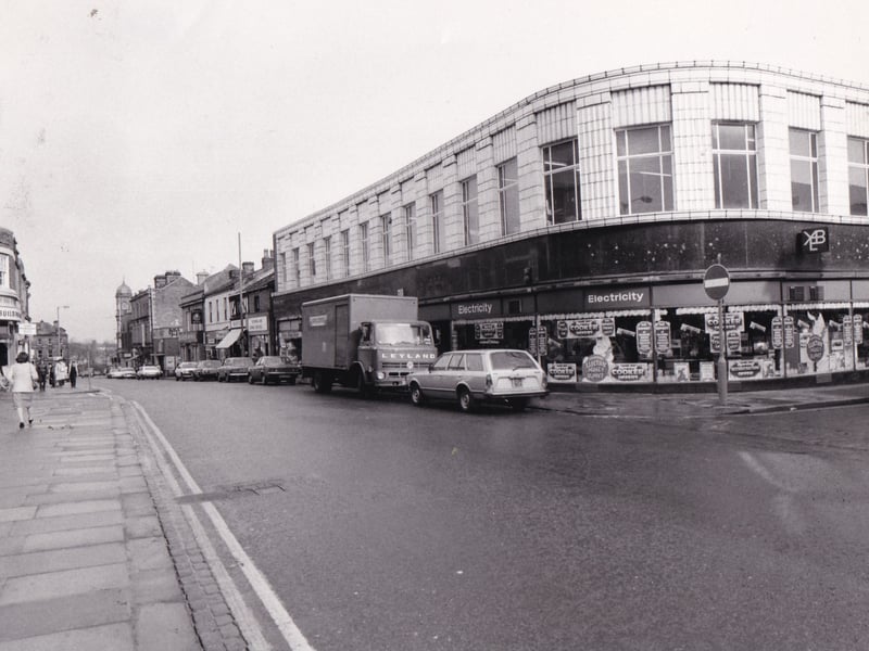 Shops on Queen Street in March 1983.