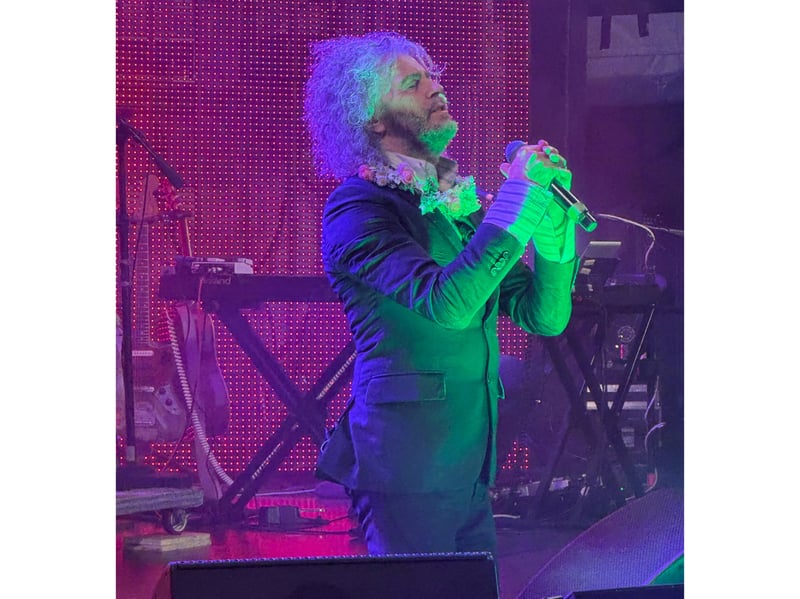 The band opened with 'It Overtakes Me' quickly followed by fan favourites 'Yoshimi Battles the Pink Robots' parts one and two.