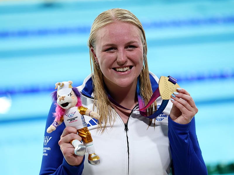 Gold: 200m individual medley SM10 swimming