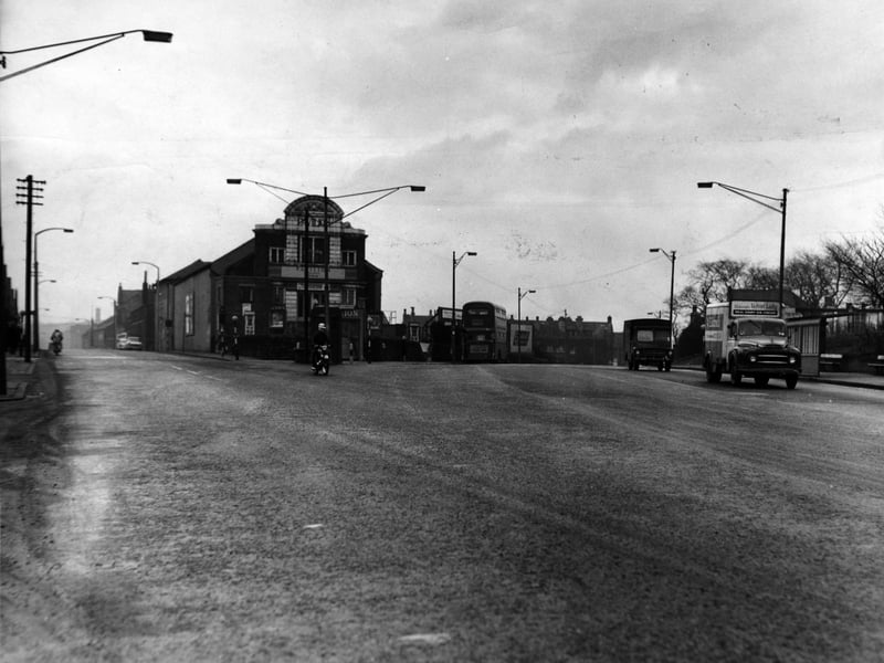 The junction of Stanningley Road and Leeds and Bradford Road in May 1973.