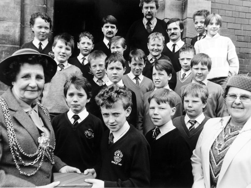 March 1987 and The Lord Mayor of Leeds, Coun Rose Lund, and the Lady Mayoress, Sheila Walker, visited Kirkstall Middle School to meet the Leeds Schools' Rugby League squad.