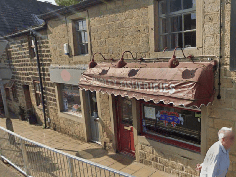 A true village staple on Main Street in Burley-in-Wharfedale, serving up traditional golden fish and chips, crisp batter, and classic sides for the ultimate local takeaway. 🍴 103 Main St, Burley in Wharfedale, Ilkley LS29 7BU