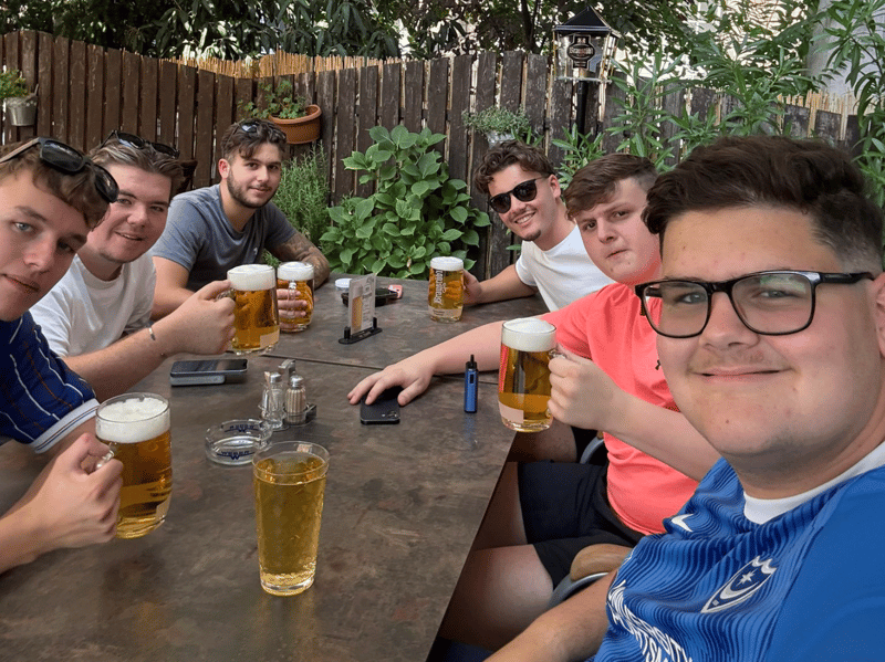 @PFCOllie_ & Co warming to the German life.