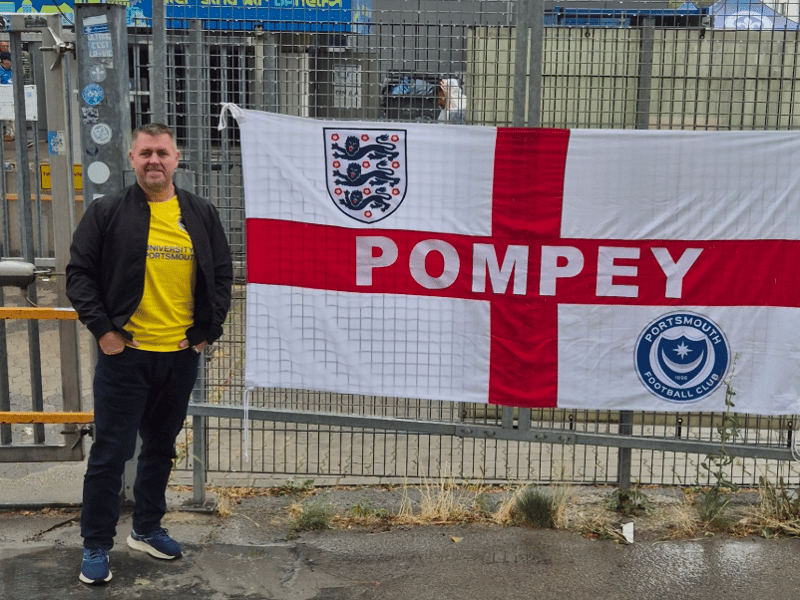 @gary_guinness enjoying the away day.