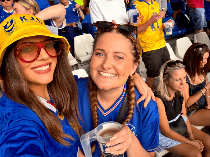 Away end selfies @rebzeleanor