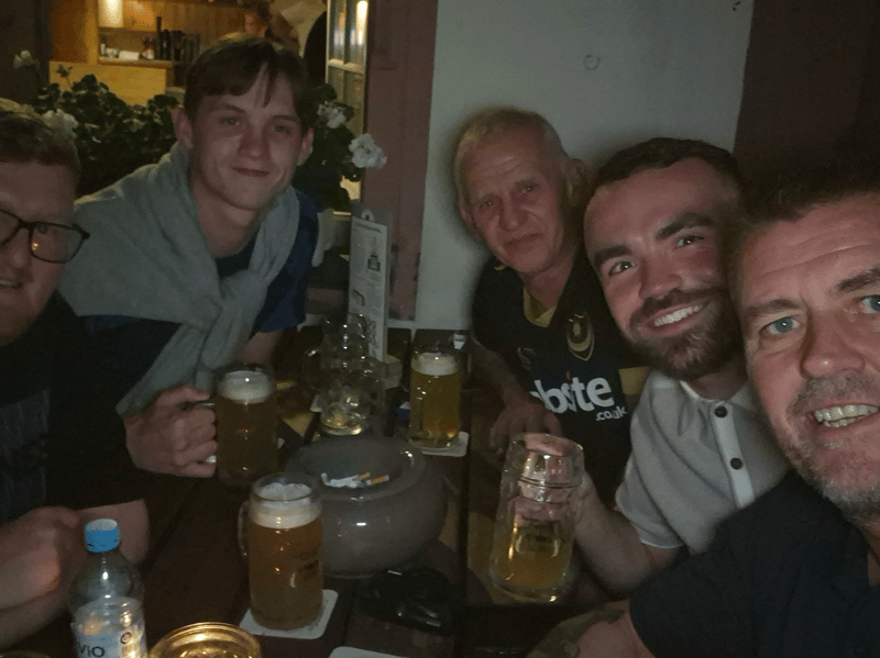 @gary_guinness & Co enjoying the German drinks