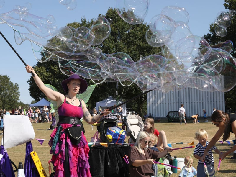 Pictured: Deborah Pickering of Enchanted Bubbles

Picture: Habibur Rahman
