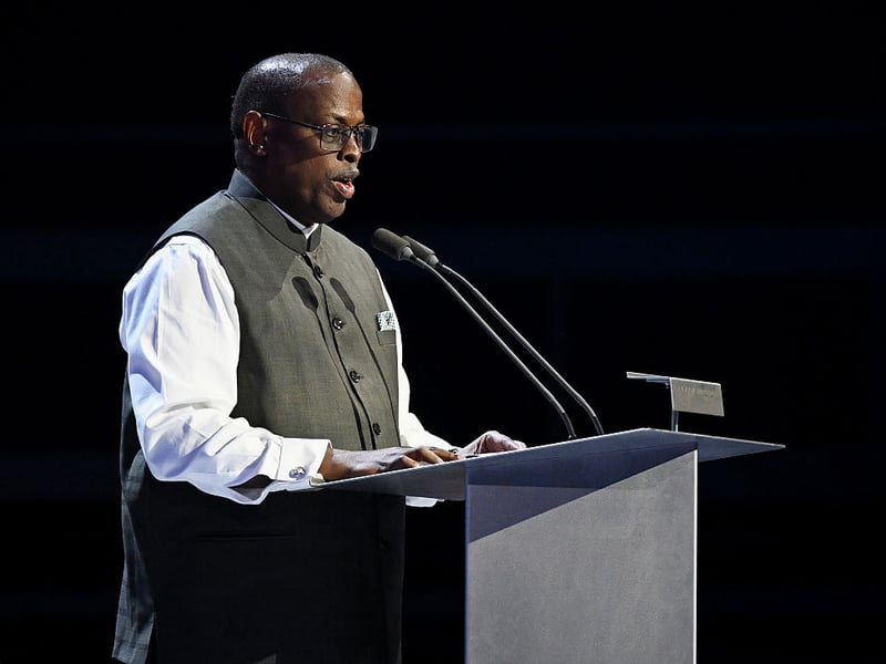 Dr Donald Rukare, President of Commonwealth Sport and of the Uganda Olympic Committee, speaks during the Closing Ceremony.