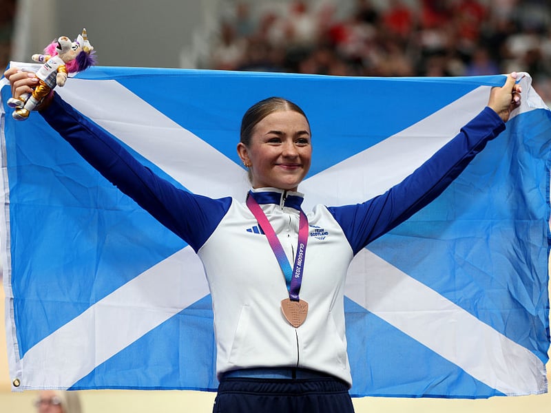 Bronze: Women's individual pursuit track cycling