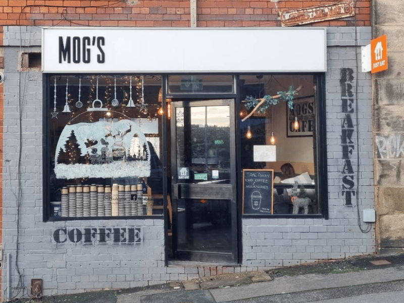A cult favourite for plant-based foodies across Leeds, Mog’s serves up 100% vegan comfort food with zero compromise on flavour. From towering loaded burgers and crispy vegan 'chicken' wings to decadent mac and cheese, it proves plant-based eating can be properly indulgent.  🍴 55 Kirkstall Ln, Kirkstall, Leeds LS5 3BE