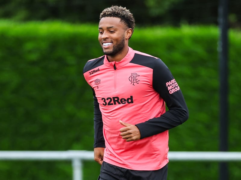 Favoured to lead the line over Shankland. Pressed high up the pitch early doors and did well to win back possession before trying his luck from distance. Shot lacked necessary power to trouble the keeper. Had a few half-chances thereafter.