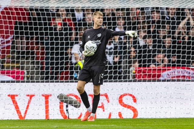 6/10 Fine save to deny Lind in the second half. Also stopped Amoako's deflected effort. Not troubled too often otherwise.
