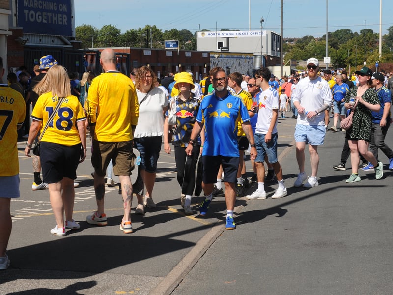 Leeds United v RB Leipzig pre seson friendly sat 08-08-2026 pic Steve RidingFans arrive