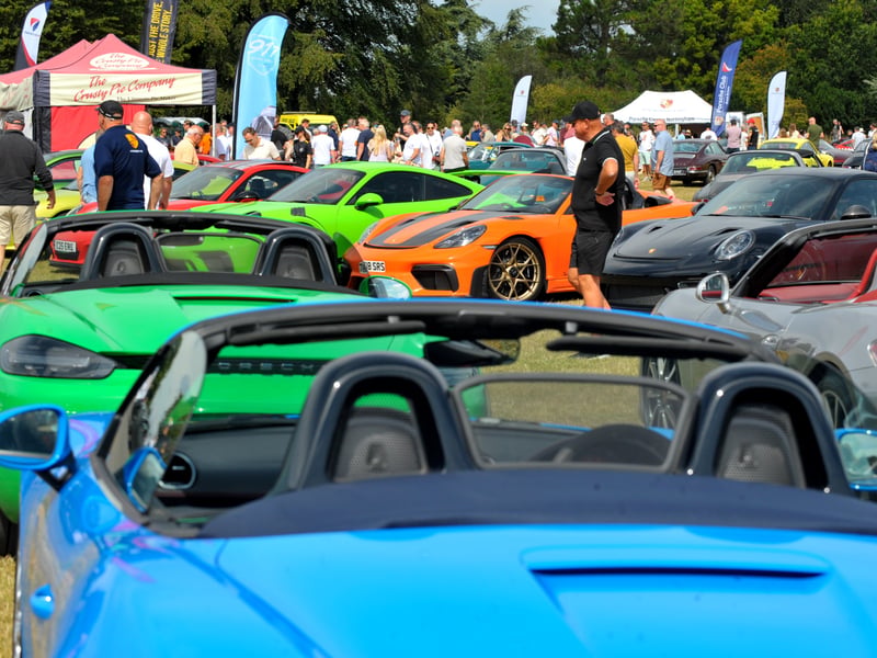 A rainbow of Porsches