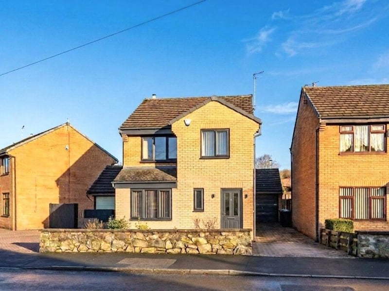 This three bedroom and one bathroom detached house is for sale with Manning Stainton for £425,000