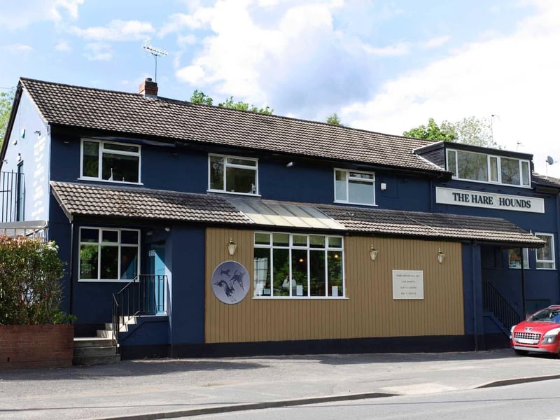 A staple for families across the south of the city, this welcoming local picked up multiple votes for its warm atmosphere, excellent service, and consistently well-cooked meats paired with proper homemade gravy.🍽️  Batley Road, West Ardsley, Tingley, Wakefield WF3 1DU