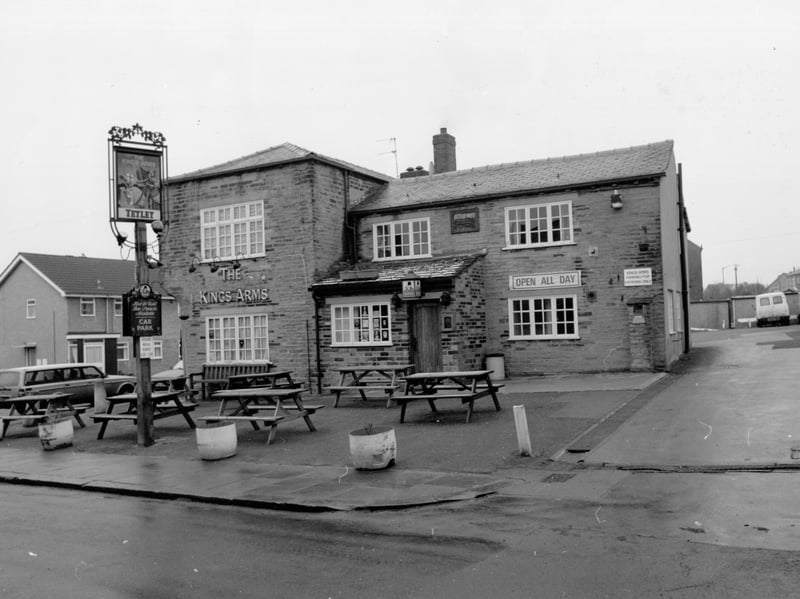 The King's Arms, on Greenside, Pudsey, Leeds, in November 1991